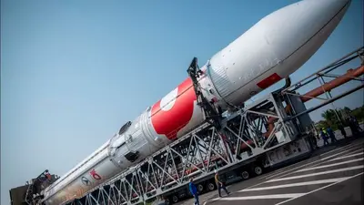 Китайская ракета Long March-10B впервые совершила управляемую посадку первой ступени на морскую платформу