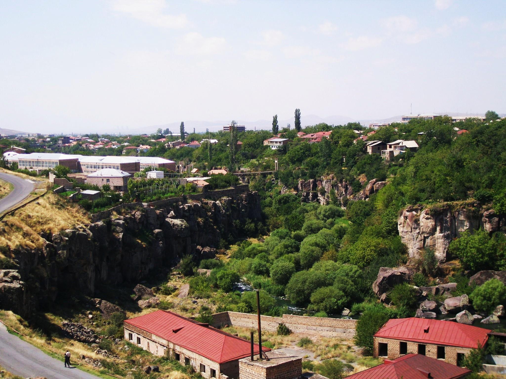 Аштарак армения. Армения городок Аштарак. Мост Аштарак Армения. Ереван Аштарак. Аштарак центр города.