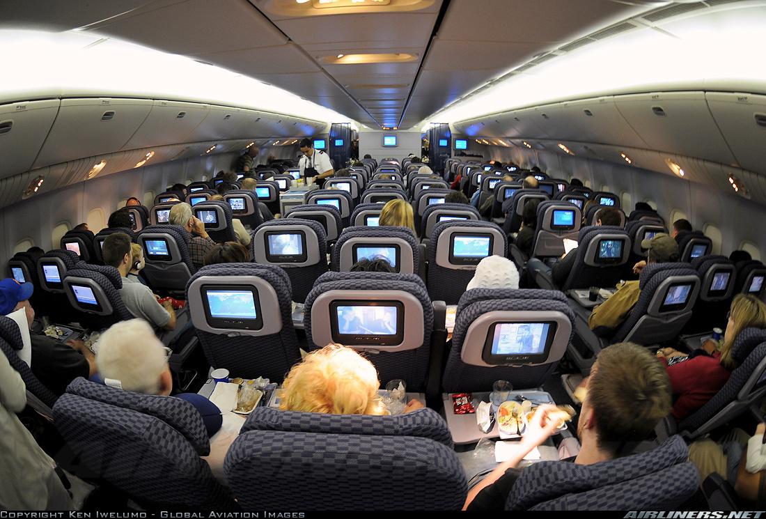 Сколько пассажиров берет. Кабина Boeing 777 Аэрофлот. Боинг 777 число пассажиров. Боинг 777 вместимость пассажиров. Боинг 747 салон.